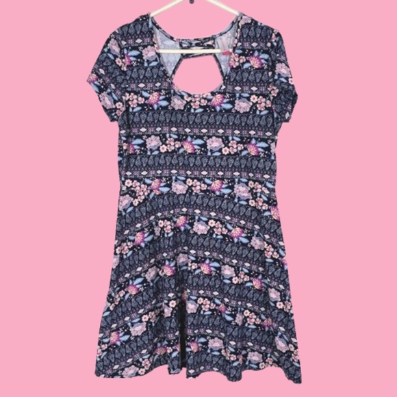 No Boundaries Floral Stretchy Swing Dress 2XL 🎉Host Pick🎉 - Picture 2 of 7